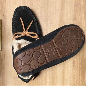 UGG Dakota Moccasin slipper